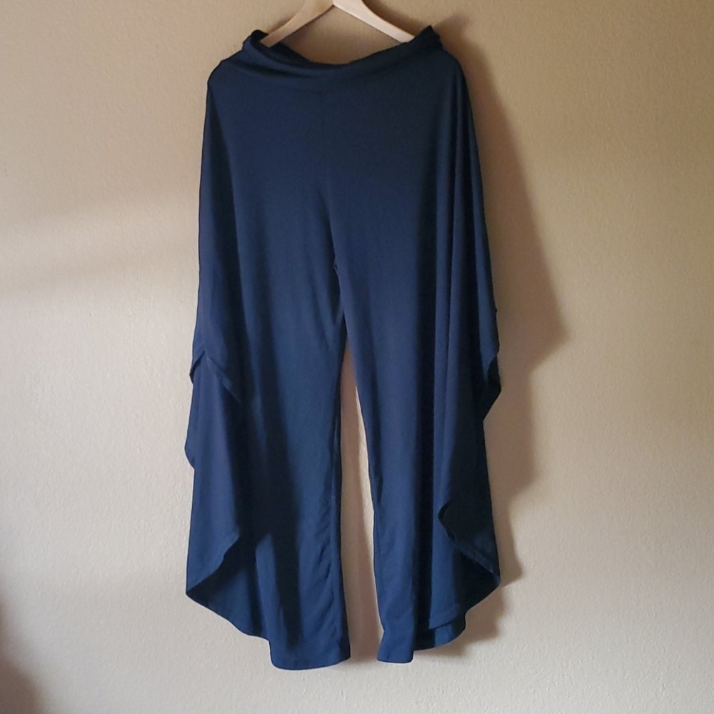 Wide leg pants